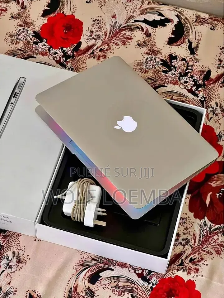 Nouveau Apple MacBook 2017 4GB Intel Core Ultra 5 SSD 128GB