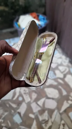 Lunette Cartier Originale Et Boîtier + Tissus Nettoyant