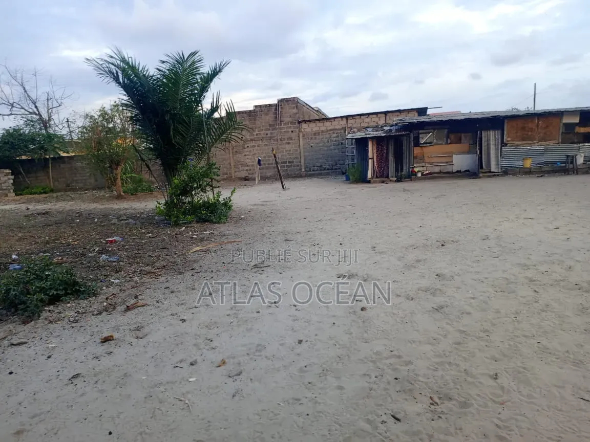 Deux Parcelles Jumelées en Vente Quartier Siafoumou Arrêt Lac