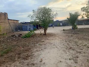 Deux Parcelles Jumelées en Vente Quartier Siafoumou Arrêt Lac