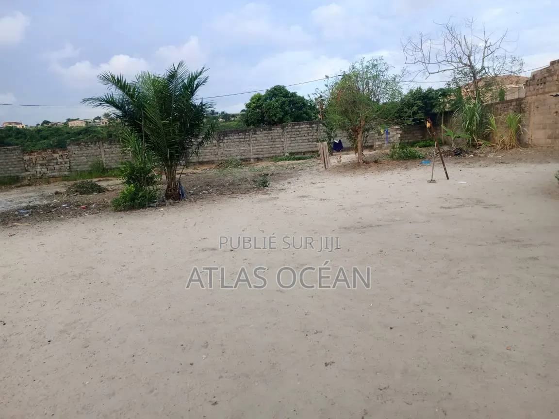 Deux Parcelles Jumelées en Vente Quartier Siafoumou Arrêt Lac