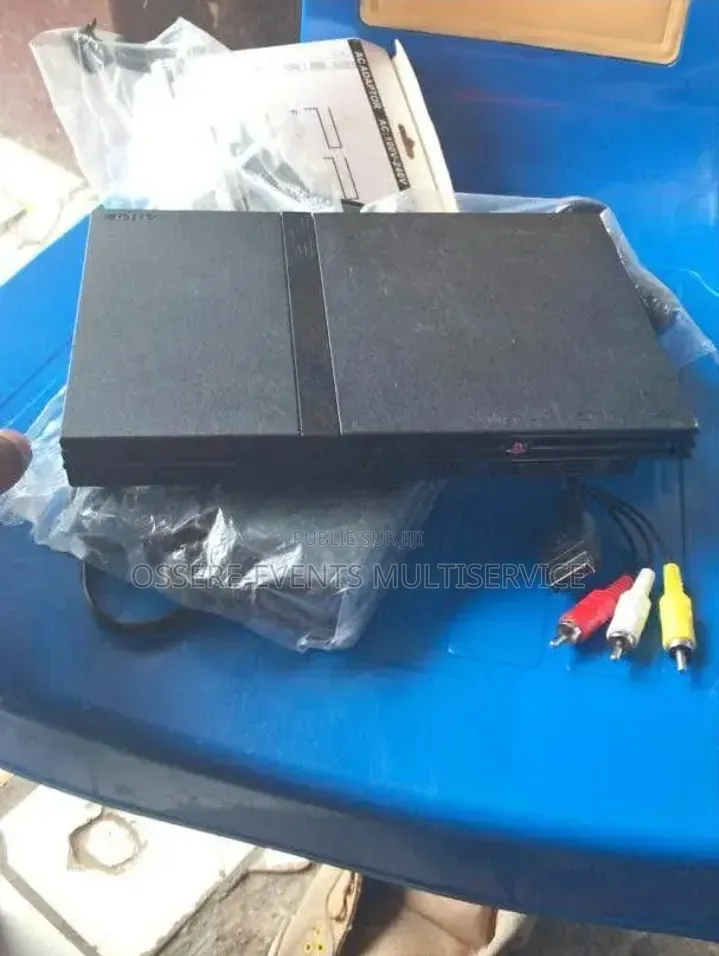 Des Playstation 2 Au Complet Plus Tele Sharp 12 Pousse