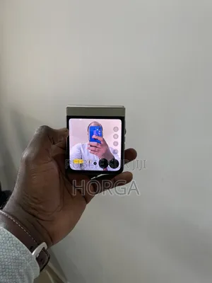 Nouveau Motorola Razr 50 256 GB Doré