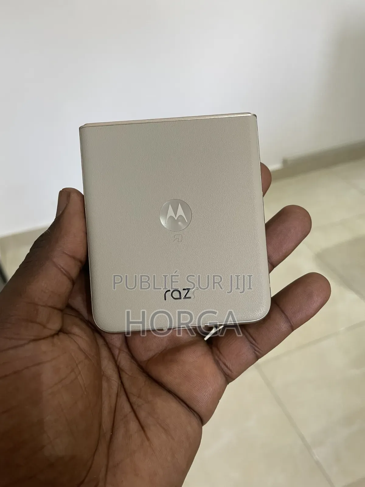 Nouveau Motorola Razr 50 256 GB Doré