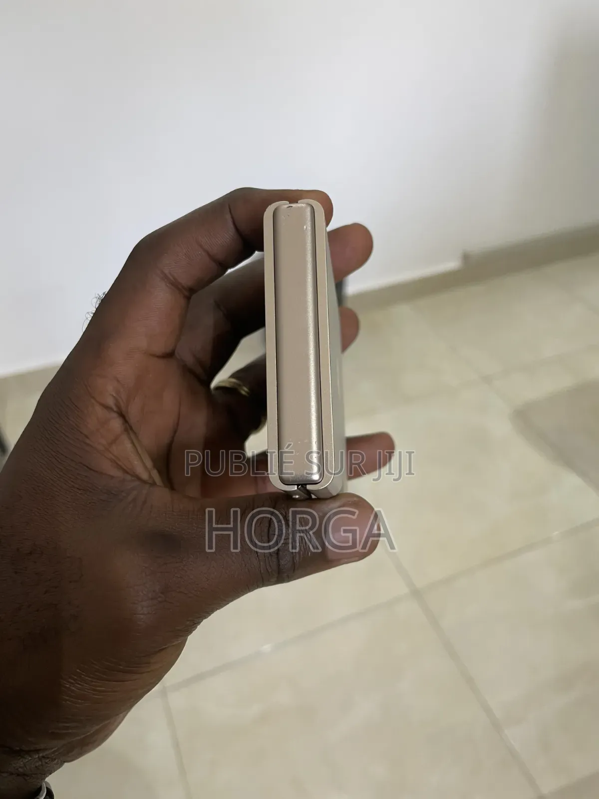 Nouveau Motorola Razr 50 256 GB Doré