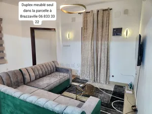 Meublé 2chbre Duplex dans Appartement Meublé, Moungali à Louer