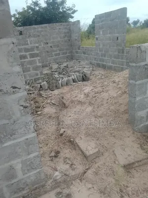 Parcelle Situé Au Quartier Sadelmie Non Loin Du Goudron