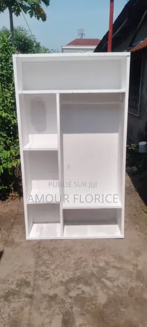 Garde Linge En Bois Simple