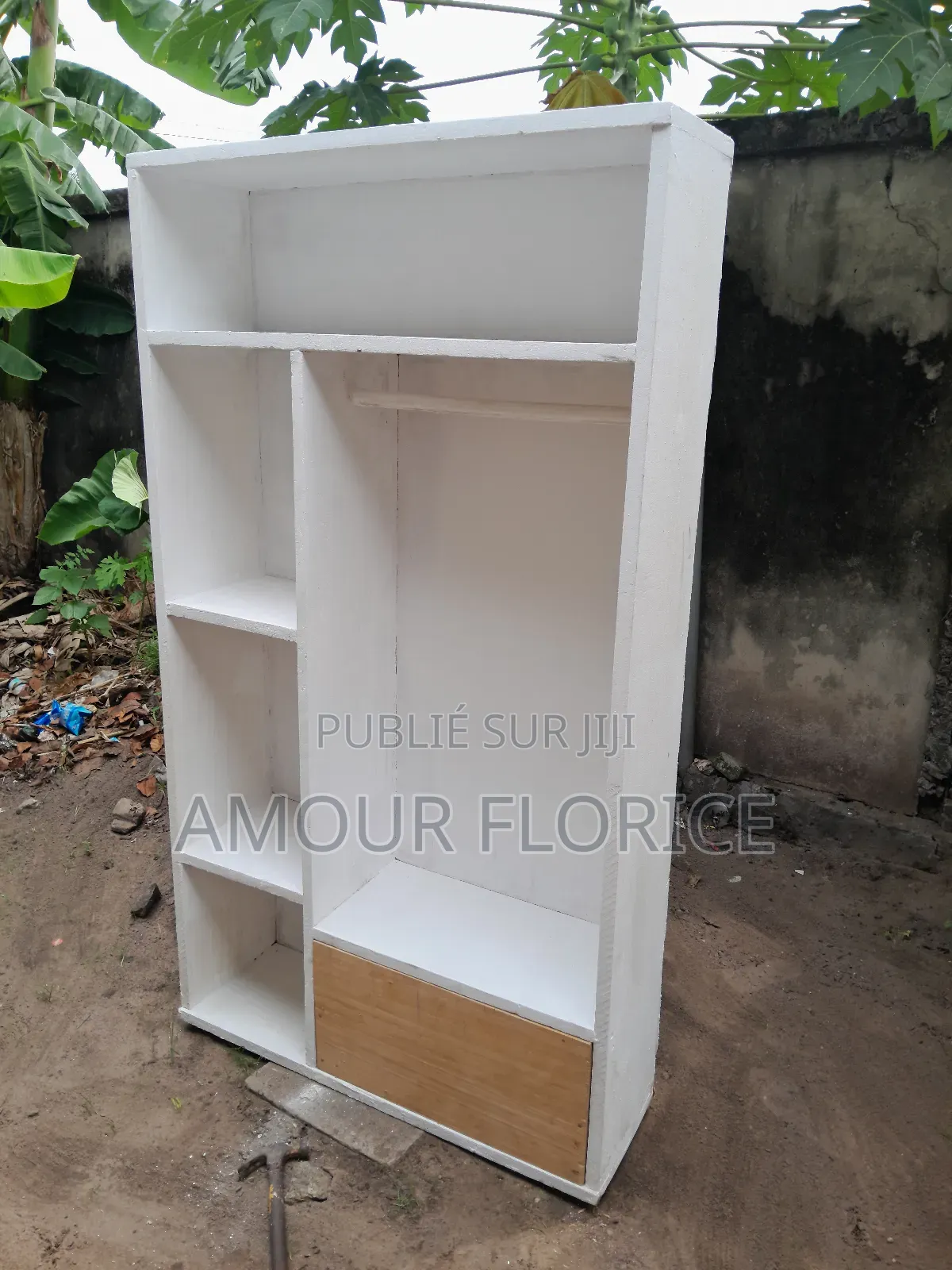 Garde Linge En Bois Simple