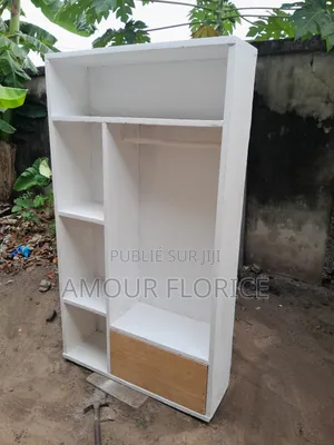 Garde Linge En Bois Simple