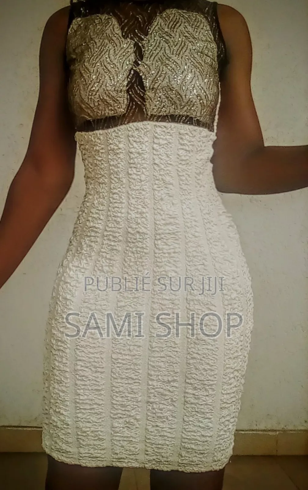 Robe Glamour Aux Reflets Dorés