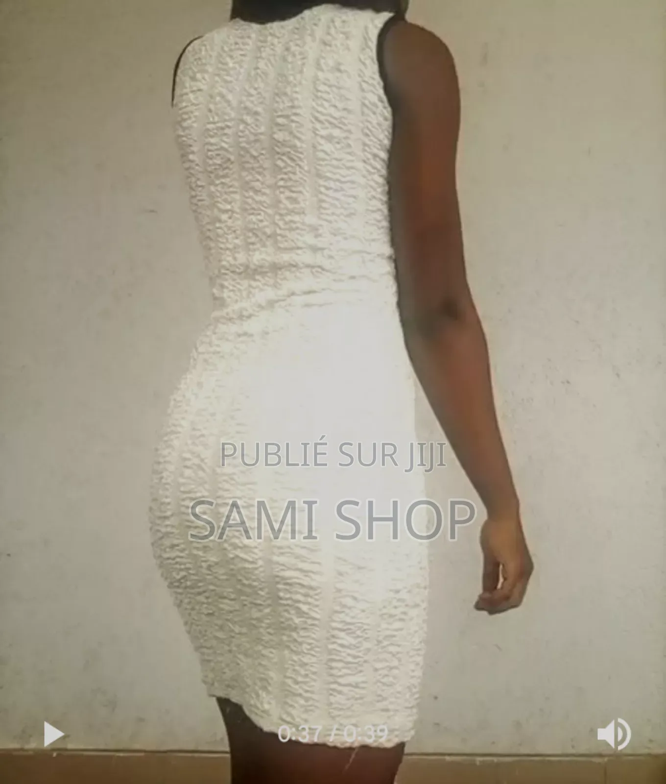 Robe Glamour Aux Reflets Dorés