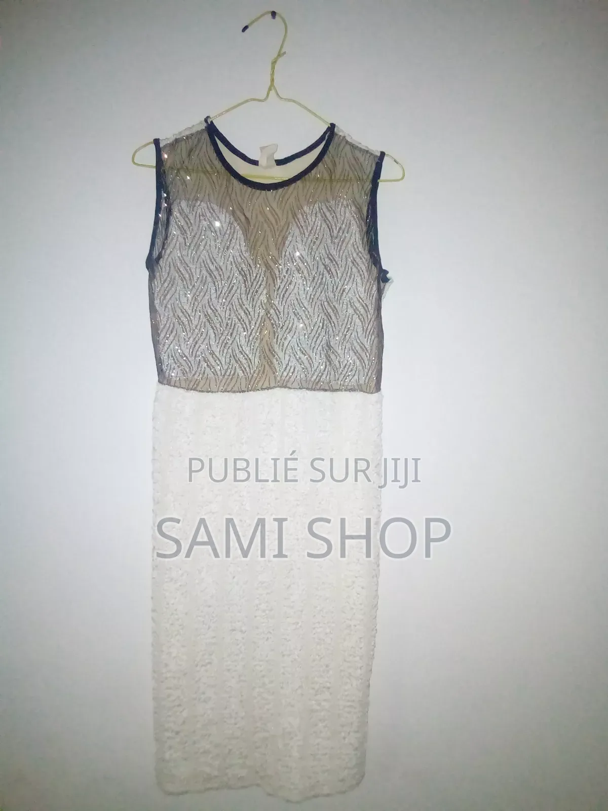 Robe Glamour Aux Reflets Dorés