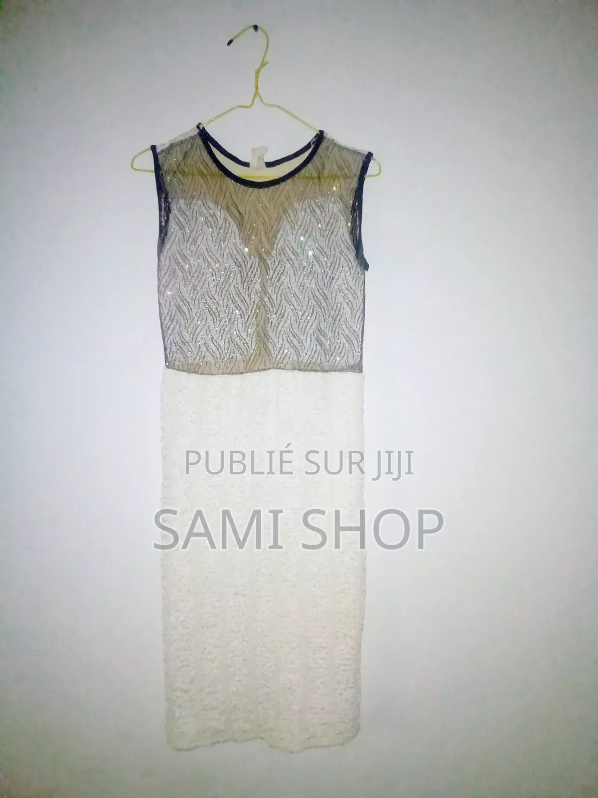 Robe Glamour Aux Reflets Dorés