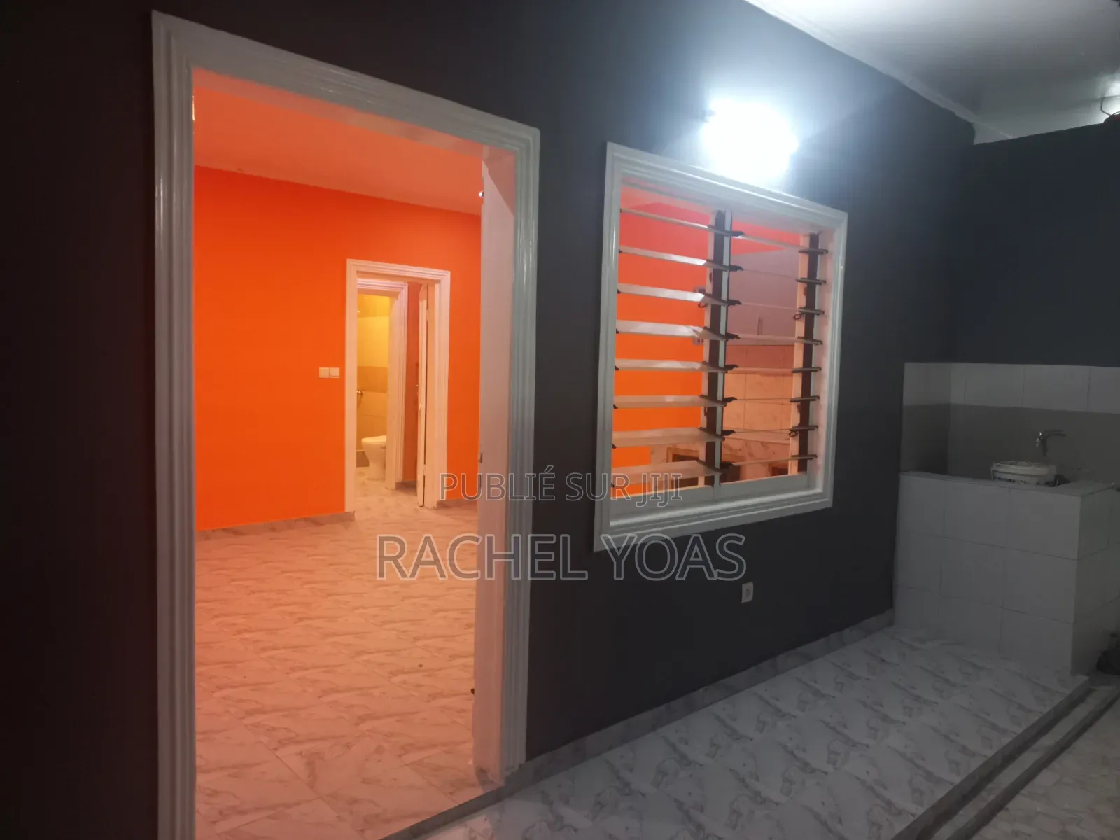 1chbre Appartement partagé dans Otsende, Mongo-Mpoukou à Louer