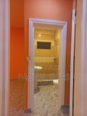 1chbre Appartement partagé dans Otsende, Mongo-Mpoukou à Louer