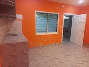 1chbre Appartement partagé dans Otsende, Mongo-Mpoukou à Louer