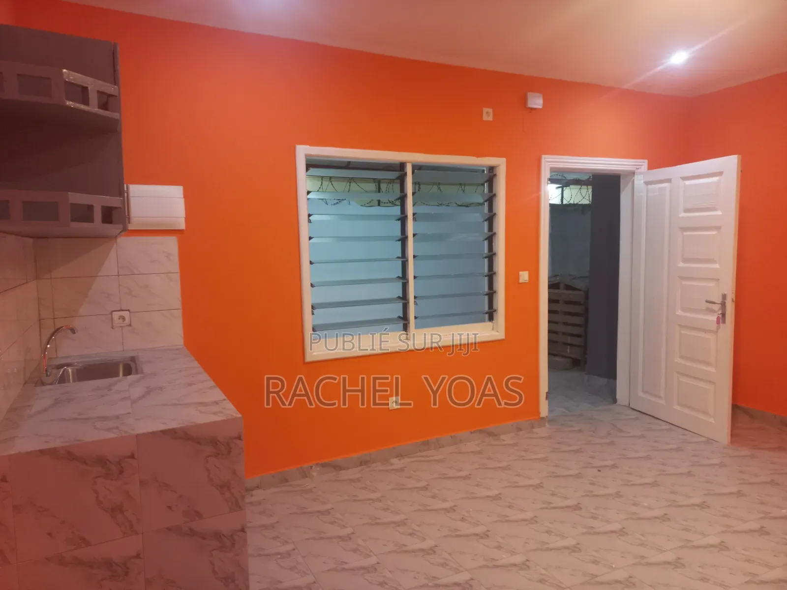 1chbre Appartement partagé dans Otsende, Mongo-Mpoukou à Louer