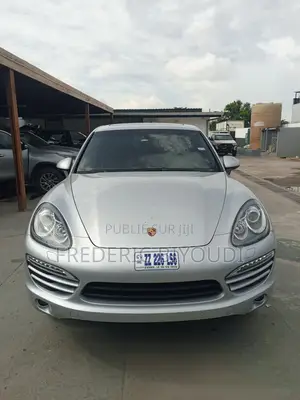 Porsche Cayenne 4dr SUV AWD (3.6L 6cyl 6M) 2014 Gris