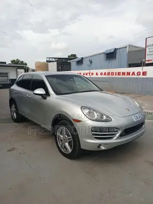 Porsche Cayenne 4dr SUV AWD (3.6L 6cyl 6M) 2014 Gris