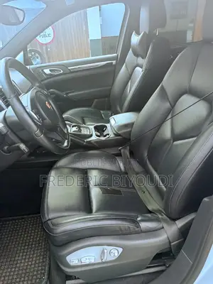 Porsche Cayenne 4dr SUV AWD (3.6L 6cyl 6M) 2014 Gris