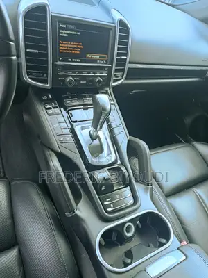 Porsche Cayenne 4dr SUV AWD (3.6L 6cyl 6M) 2014 Gris