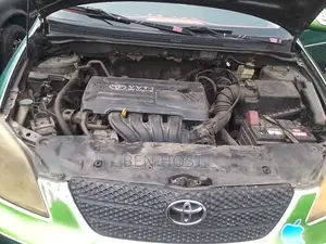 Toyota Corolla Base 4dr Sedan (1.8L 4cyl 5M) 2010 Vert