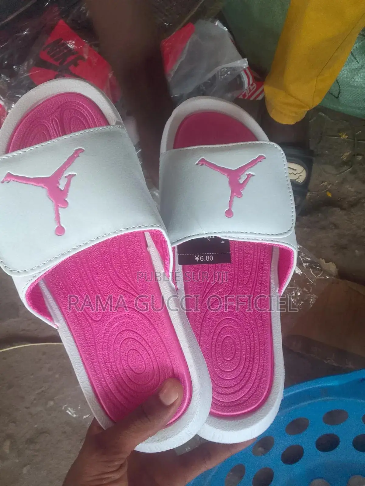 Sandales Nike Et Autres