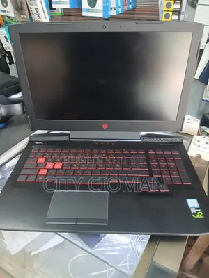 Nouveau Ordinateur portable HP Omen 15 16GB Intel Core i7 SSD 512GB