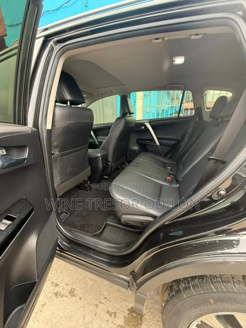 Toyota RAV4 2018 Noir