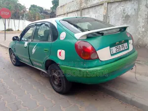 Toyota Corolla Liftback 2002 Vert