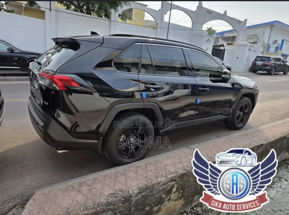 Toyota RAV4 2021 Gris