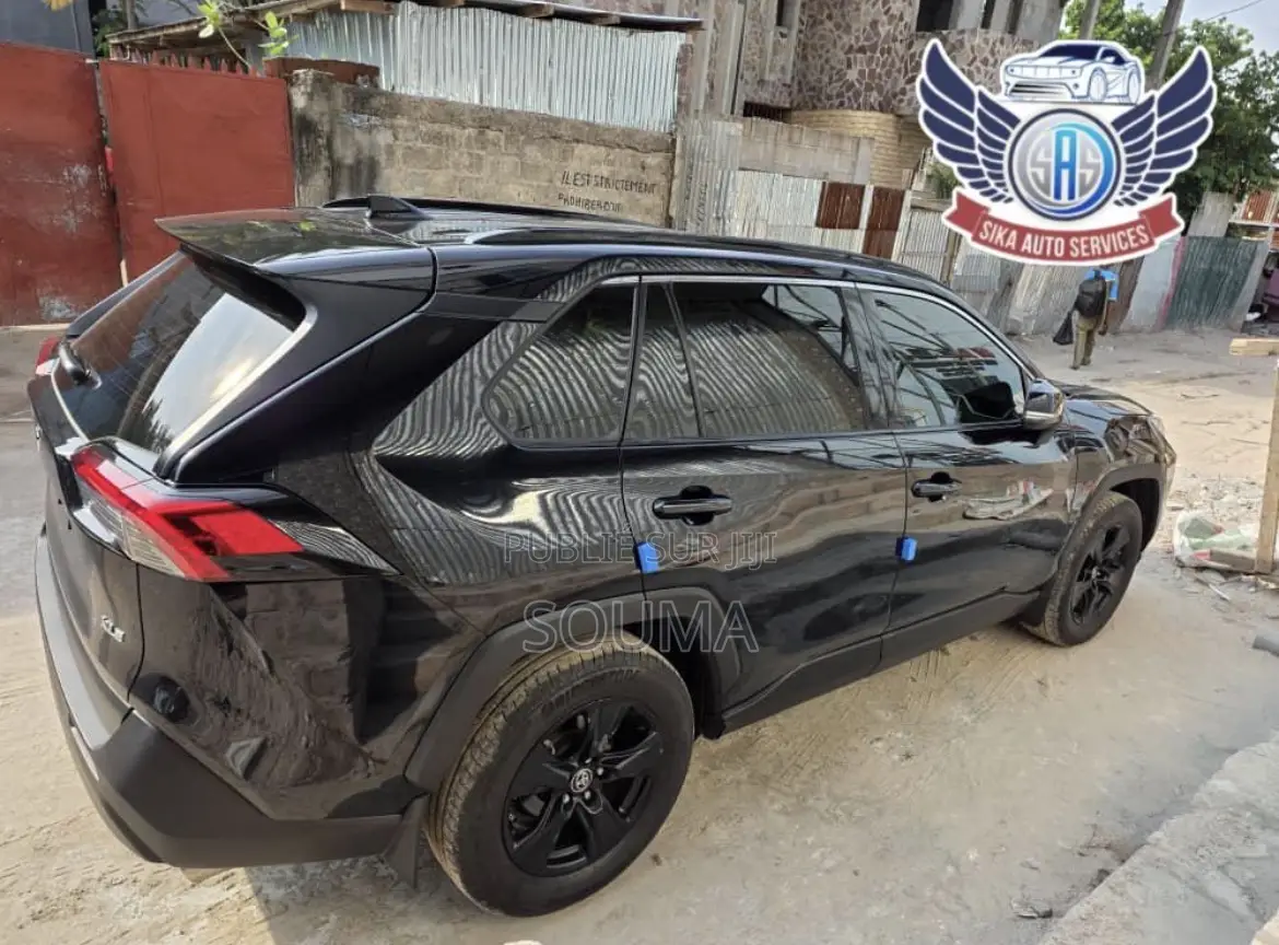 Toyota RAV4 2021 Gris