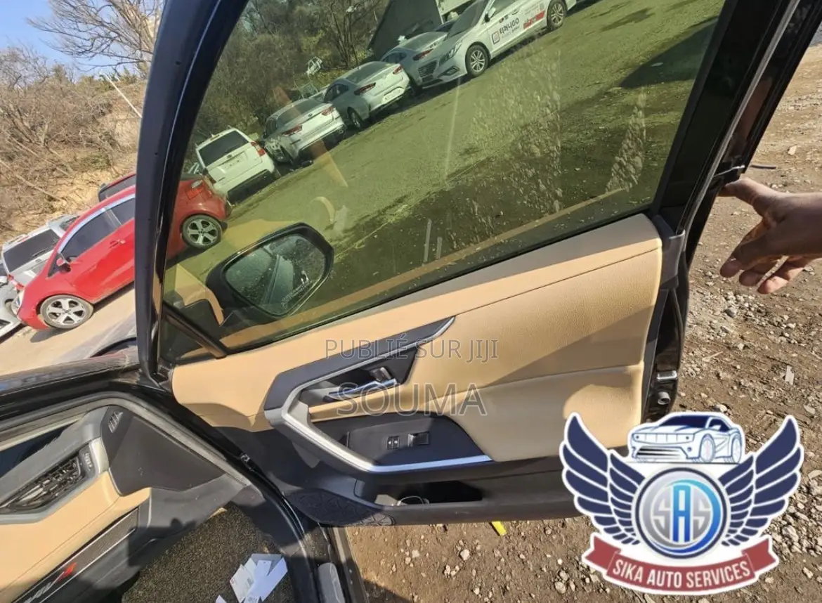 Toyota RAV4 2021 Gris