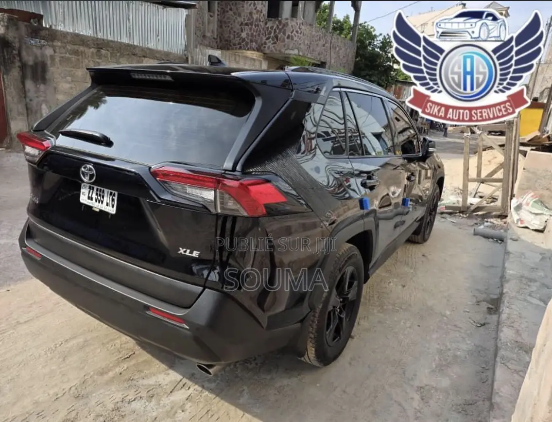 Toyota RAV4 2021 Gris