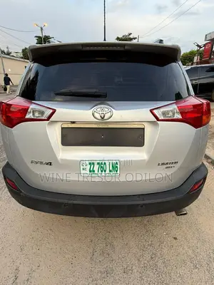Toyota RAV4 Limited AWD (2.5L 4cyl 6A) 2016 Gris