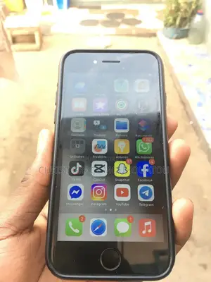 Apple iPhone 8 64 GB Noir