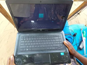 HP Elitebook 830 G11 12GB Intel Core i5 HDD+SSD 500GB