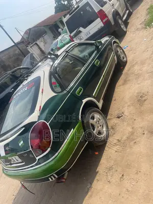 Toyota Corolla L 4dr Sedan (1.8L 4cyl Manual) 2016 Vert