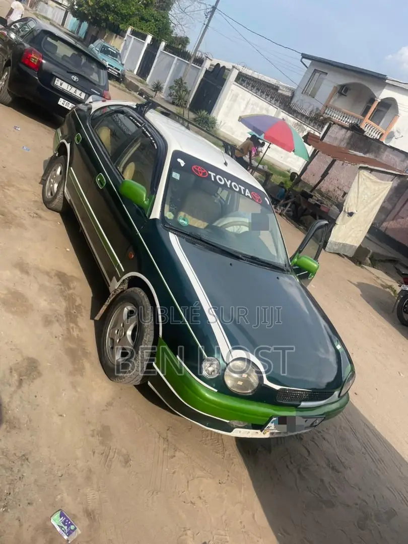 Toyota Corolla L 4dr Sedan (1.8L 4cyl Manual) 2016 Vert