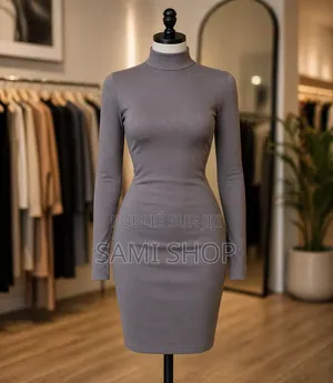 Robe Moulante À Col Roulé