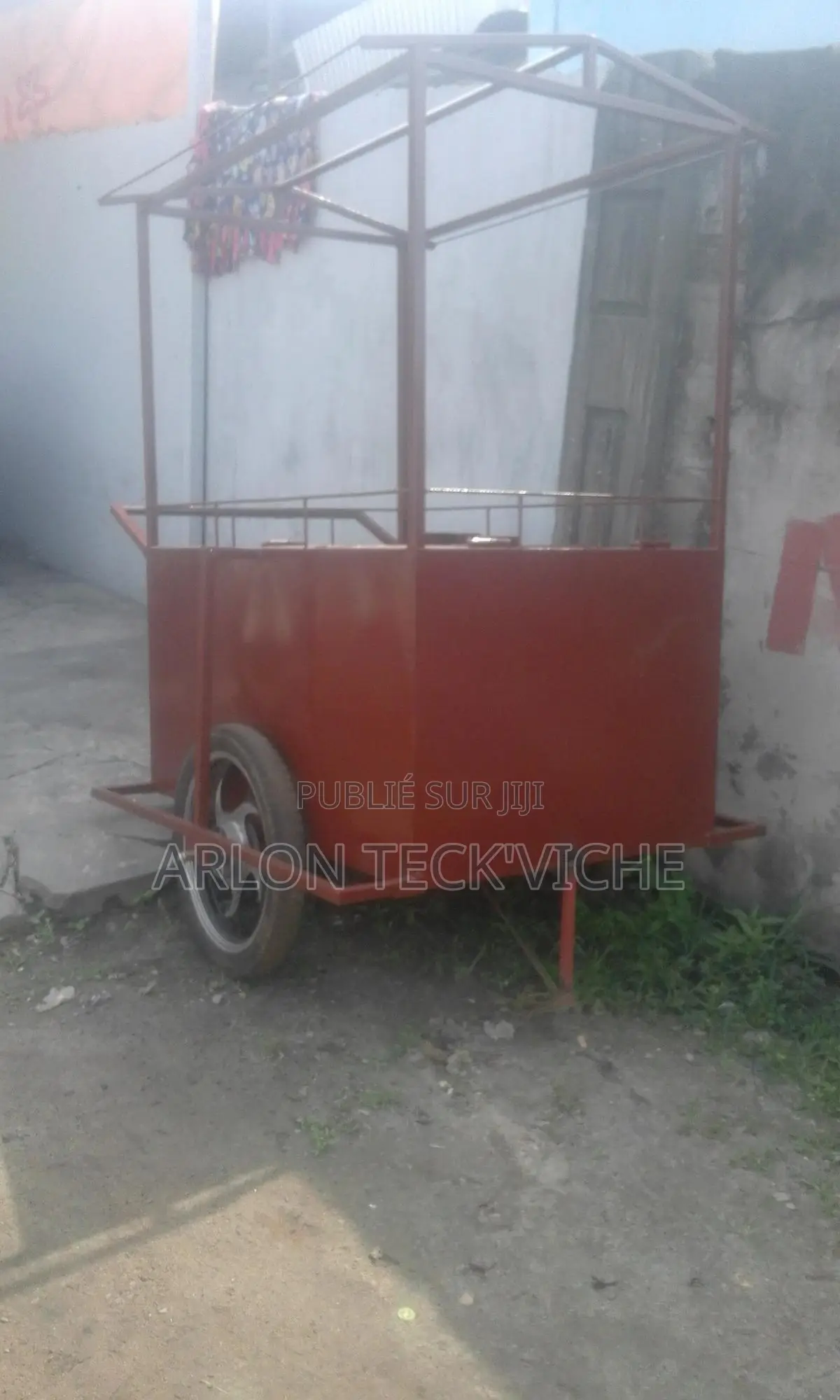 Chariot Metallique Roulant a Vendre