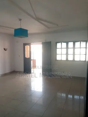 3chbre Appartement dans Armel Massinsa, Mongo-Mpoukou à Louer