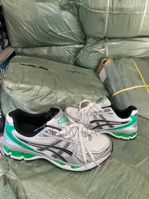 Paire d'Asics Neuf À 15500fcfa