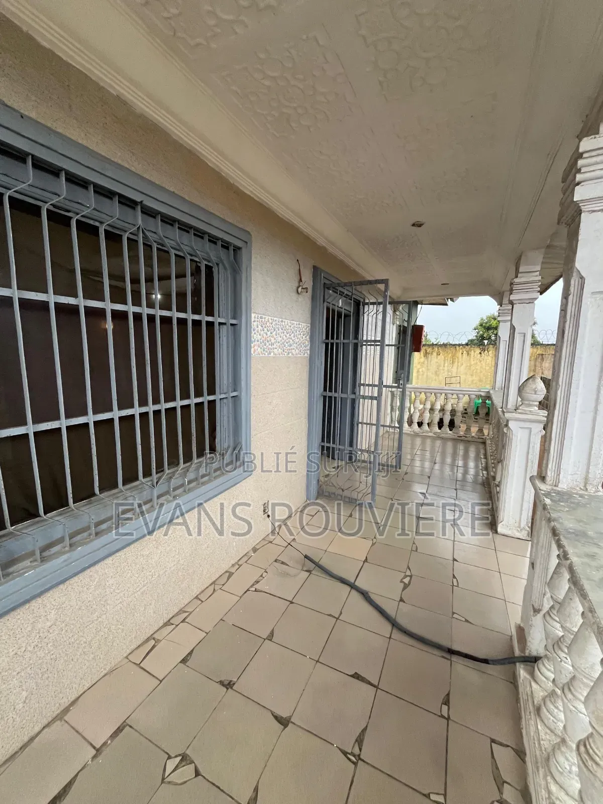 2chbre Appartement dans Evans, Mongo-Mpoukou à Vendre