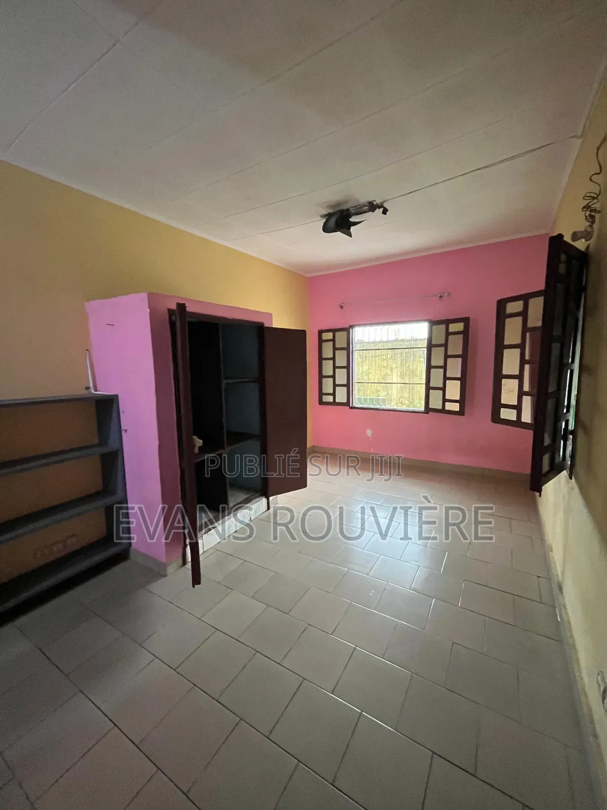 2chbre Appartement dans Evans, Mongo-Mpoukou à Vendre