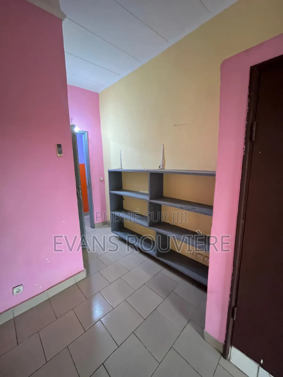 2chbre Appartement dans Evans, Mongo-Mpoukou à Vendre