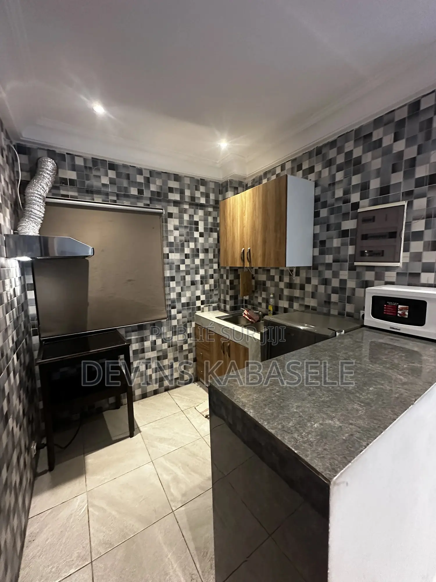 Meublé 1chbre Appartement-terrasse dans Airness House, Moungali à Louer