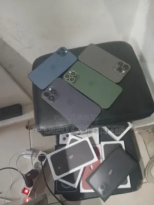 Apple iPhone 11 64 GB Argenté