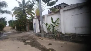 Parcelle Commercial a Vendre Sup 600m2 Quartier Songolo